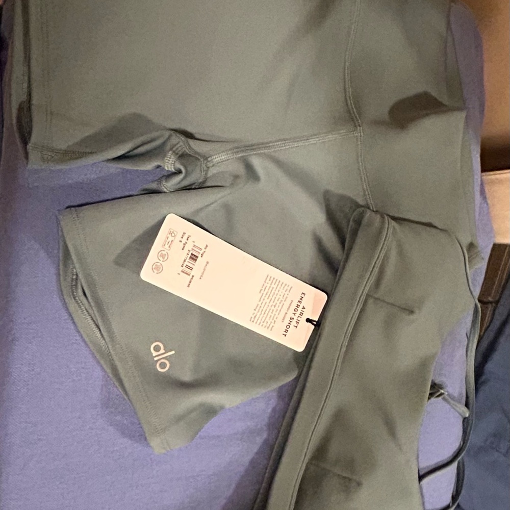 ALO Yoga Active Wear Set in Teal Agate